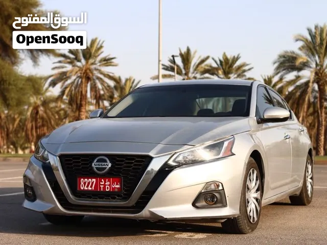 للإيجار اليومي والإسبوعي والشهري  نيسان ألتيما SL 2021