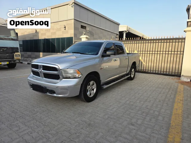 Dodge ram... Model 2015... Gcc specifications... No accidents no paint... Super clean