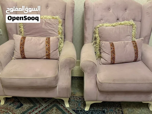 انثين كراسي كبيره واثنان صغيره