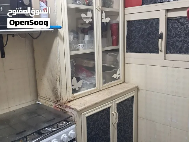 طاوله مطبخ بحاله ممتازه للجادين  السعر 18 وقابله للنفاوضه