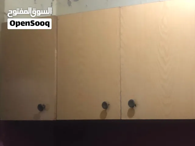 مطبخ خشب بالرخامه مستعمل حاله جيده جداً