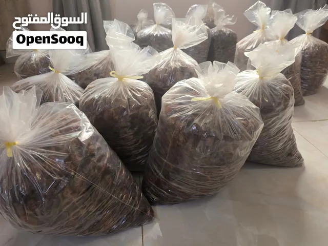 تمور عمانية فاخرة للبيع Premium Omani Dates for Sale