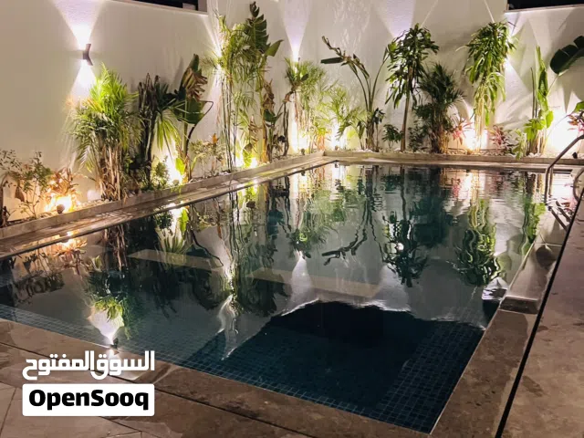 فني احواض سباحة