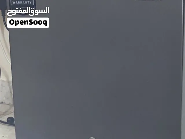 ثلاجة صغيرة