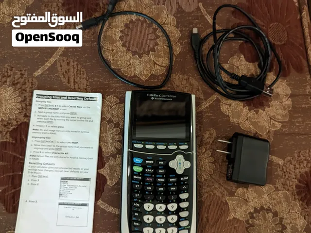 آلة حاسبة بيانية TI-84 Plus C Silver Edition بحالة ممتازة مع الملحقات كاملة