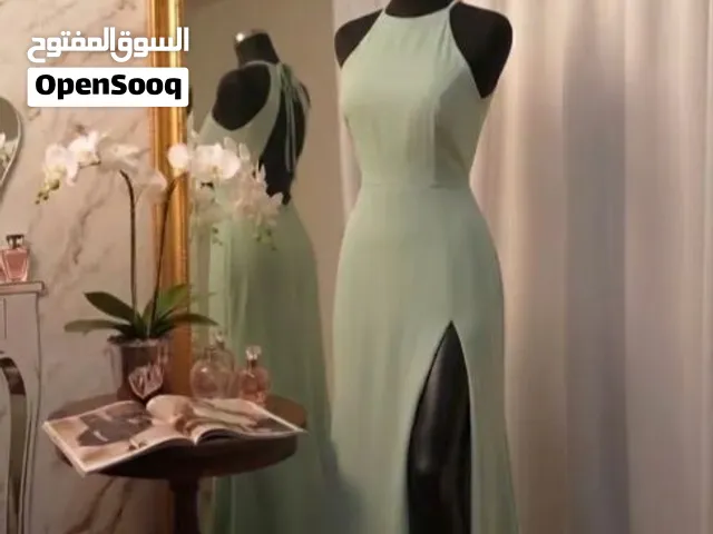 فستان سهرة أنيق وراقي للبيع – قياس 44