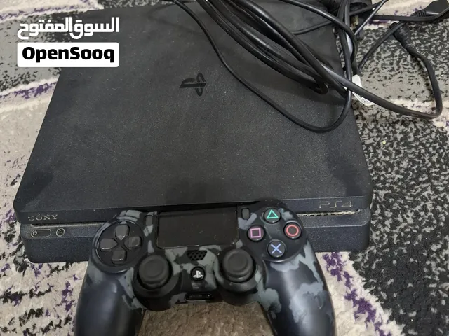 بلاستيشن 4  للبيع نظيف معه سلك التشغيل والاتش دي ويد تحكم سعت التخزين 500 جيجابايت