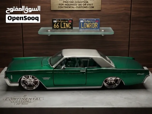 مجسم سيارة كلاسيكية مميز جداً  الموديل: لينكولن كونتيننتال 1966 (Lincoln Continental).