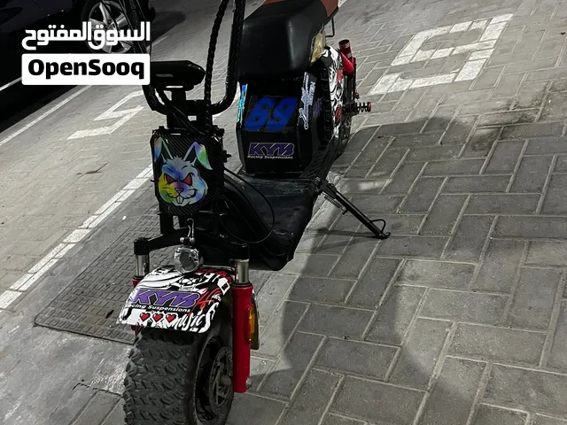 اسكوتر هولي معدل للبيع بس 950او تبديل بقوجو