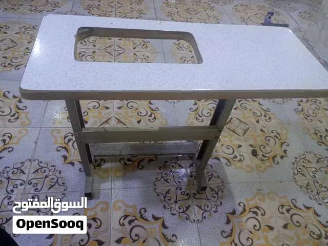 ميز خياطة مستعمل نظيف سعر 25