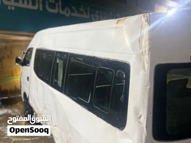 نيسان يوفران باص