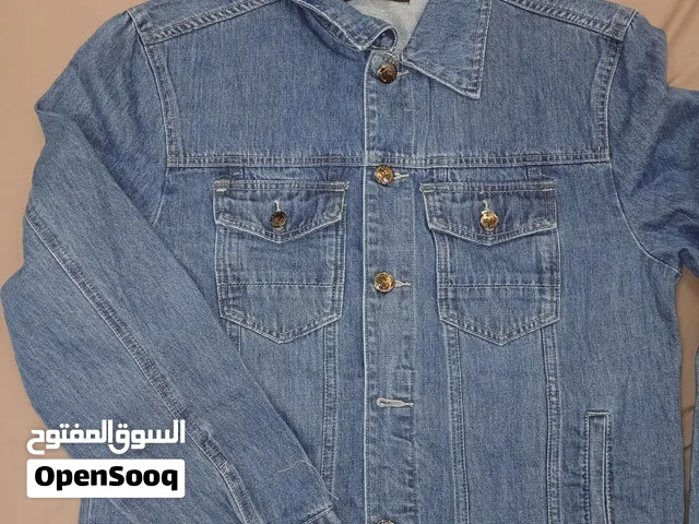 جاكيت رجالي دنيم قياس L صناعة باريس جديد من الامارات 240 درهم