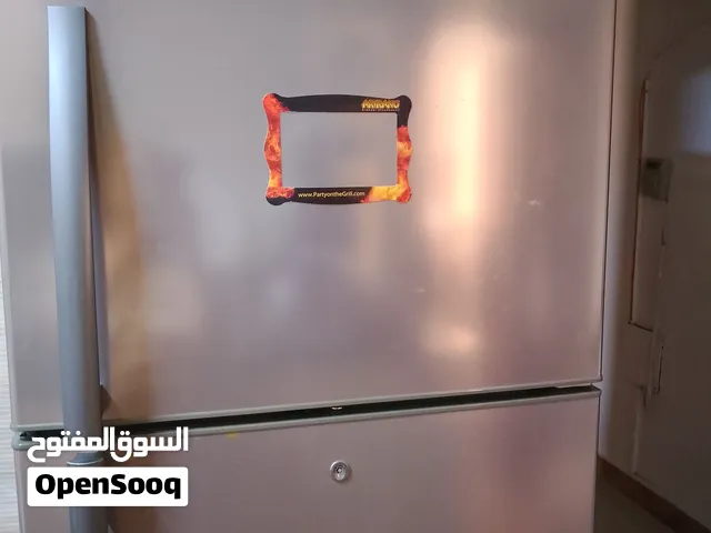 ثلاجة اكاي استعمال 2 سنة لشخصين في حالة ممتازة 560 لتر گأنها جديدة خضراء اللون