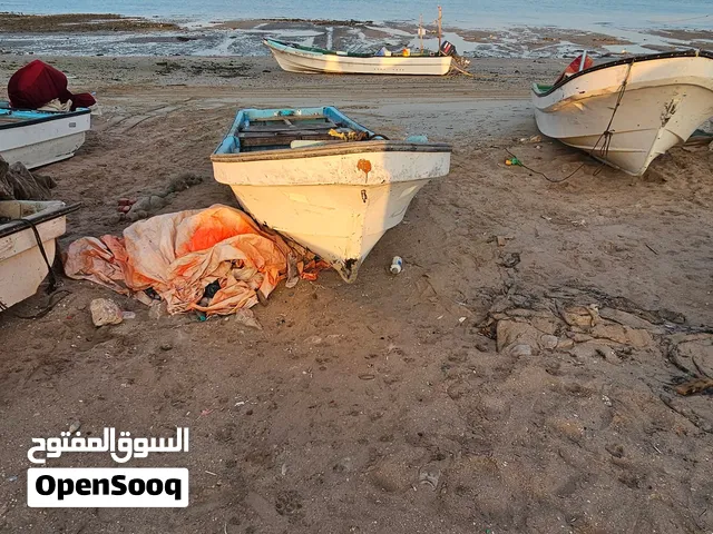 قارب 20 قدم ياماها أموره فوق الطيبه يحتاج سمايك فقط
