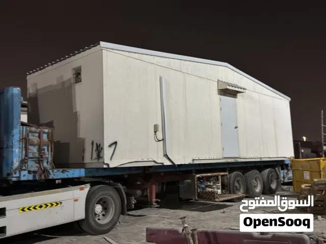 يوجد جميع انواع كرفانات و كونتنرات حسب طلب بيع وشراء وصيانه يوجد حواجز بلاستيك تناكي مياه سقالات
