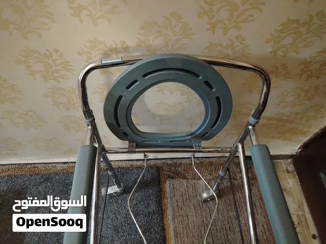 كرسي صحي لكبار السن وذوي الاحتياجات الخاصة