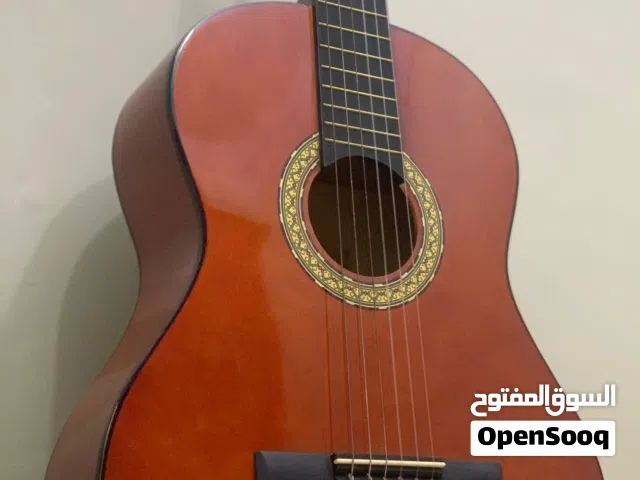 ألة موسيقى Guitar classique للبيع