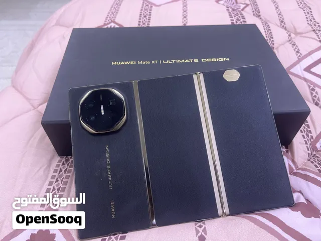 HUAWEI Mate XT / ULTIMATE DESIGN  مستخدم 3شاشات