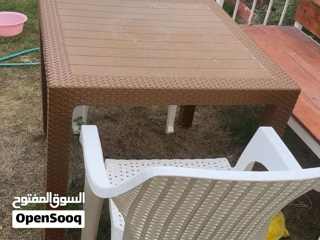 طاوله + كراسي