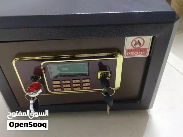 خزنة أموال حديدية للبيع – بحالة ممتازة