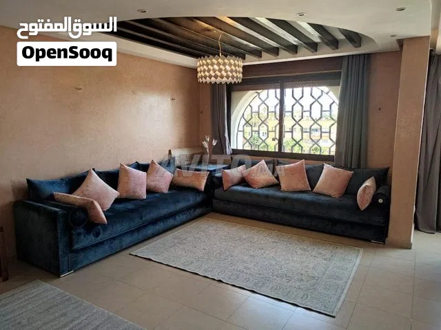 شقة للكراء اليومي في مراكش تانسيفت جيليز مفروشة تحتوي على صالون مغربي و مسبح و انترنت ومكيف.........