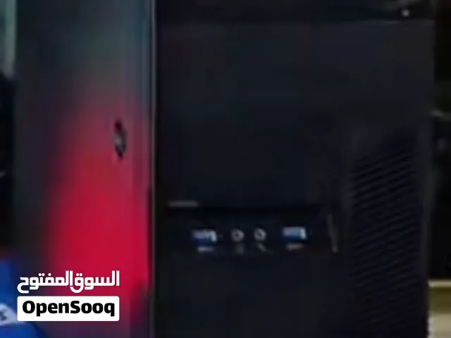 جهاز كمبيوتر مع شاشه