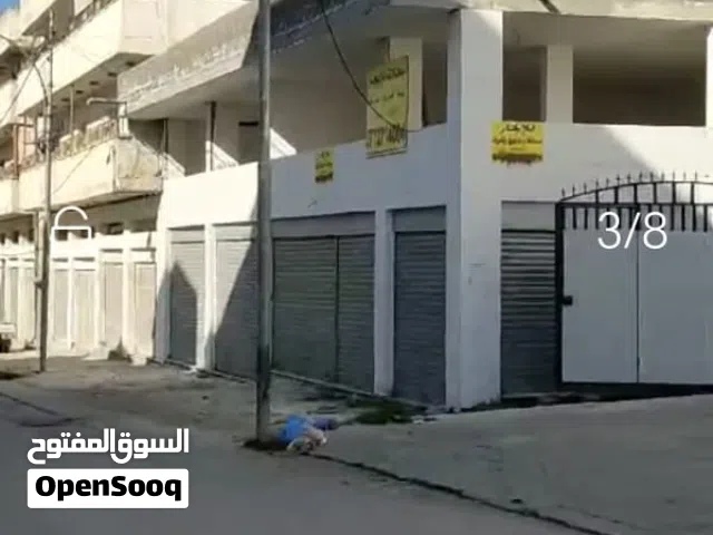 للأيجار مخازن/معارض 150-200 دينار شهري في الحي التجاري قرب دوار الشرق الأوسط دخلة البان ضبعة 12 دكان