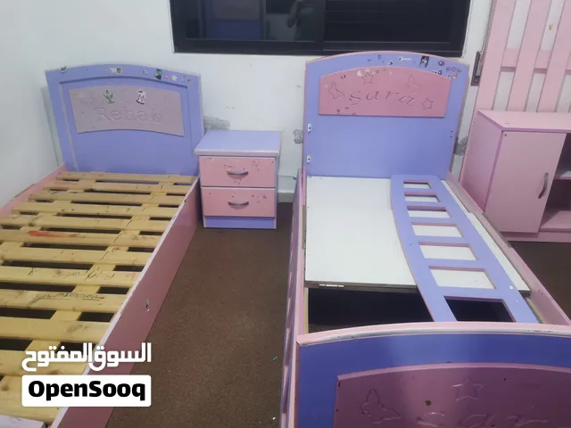 غرفة نوم للبنات مستعملة بحالة جيدة