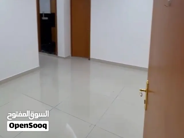للايجار بسالميه شارع حمد المبارك  بجوار سوق الذهب الجديد  شقق تجاريه  500 دينار تصلح  مكاتب محاماه