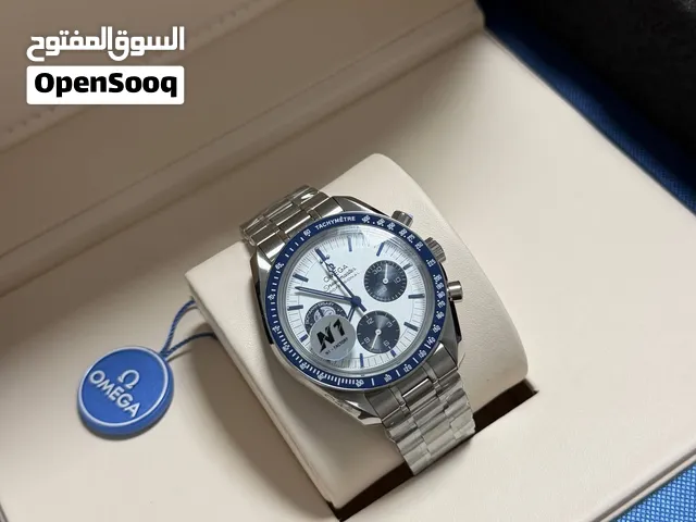 ساعة أوميغا سبيدماستر سنوبي – مينا أبيض – عدادات زرقاء – أيقونة الفضاء والأناقة