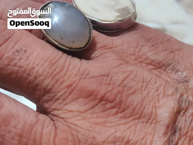 احجار عطف ومحابس. فظه