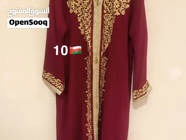 فساتين وملابس تقليدية