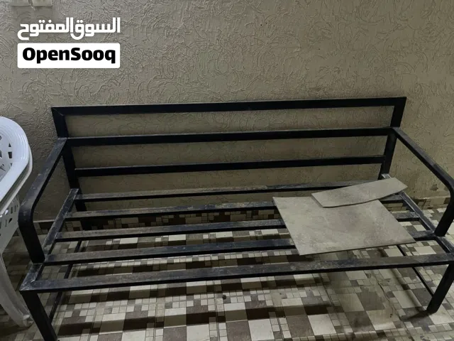 للبيع كراسي حديد عدد 2 بحاله ممتازه