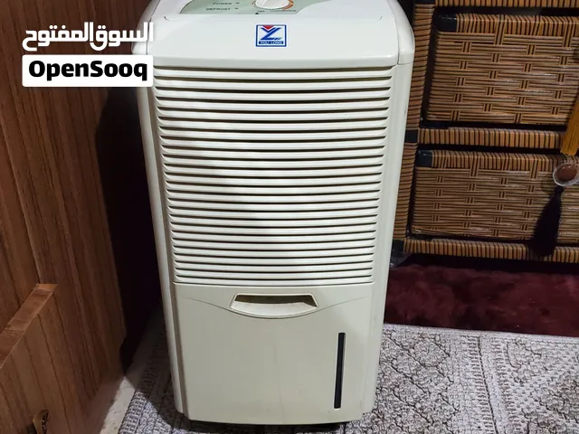 جهاز كهربائي لسحب الرطوبة ومنع تكون العفن في الغرف بحالة ممتازة وبسعر مغري.