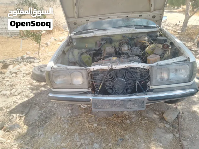 يتوفر لدينا قطع مرسيدس لف ماتور بطه 2000اسود جير عادي 5غيار قطع او كامل  الموقع مادبا