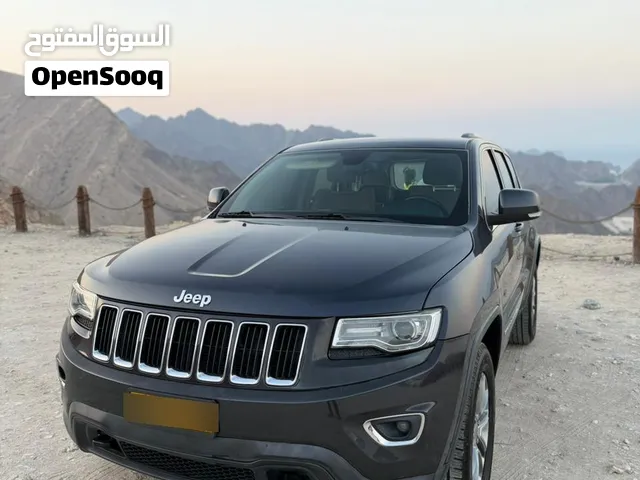 Jeep - Grand Cherokee Laredo - 4x4 - 3.6L V6 - 2016 for sale - Great condition!