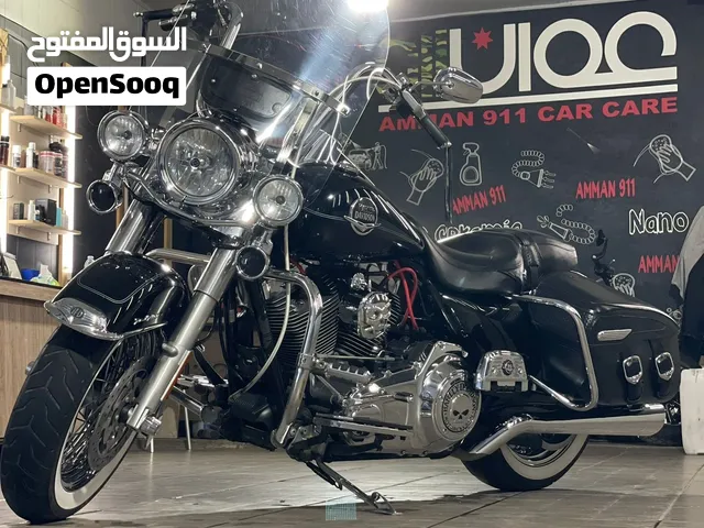 Harley Road king 2010 ABS  full  هارلي  موديل 2010 لون اسود رود كنغ adjustment  Like new