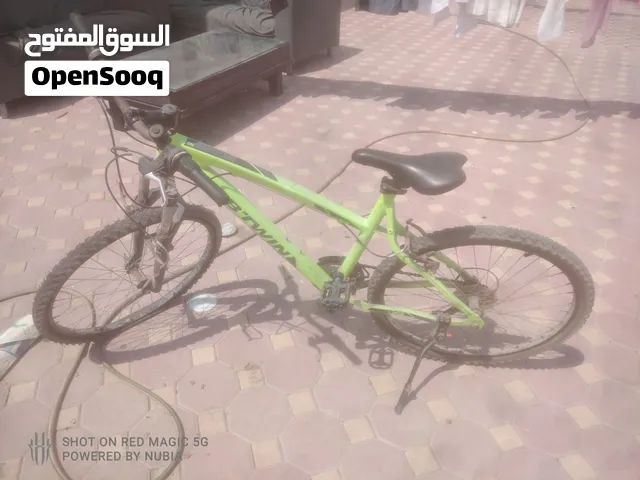 دراجة ممتازة جدا سريعة فيها قيور لا تشكي من شي البريكات ممتازة جدا قابل للتفاوض