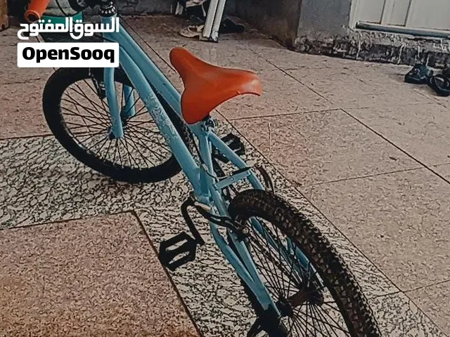 بايسكل Bmx ازرق ارتفاعه 50 سم مابي خدش Blue BMX bicycle, 50 cm tall, no scratches