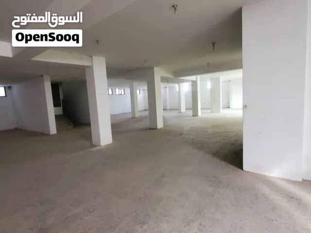 فتحتين عرطه للايجار علا شارع 14 اكتوبر