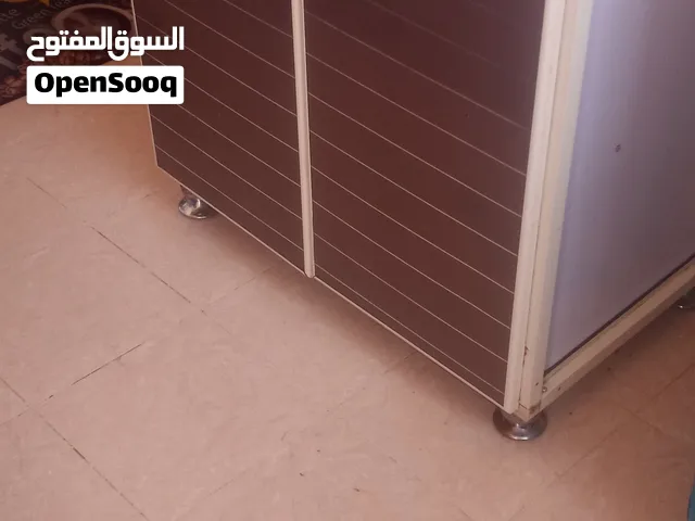دولاب المنيوم نظيف المساحة متر