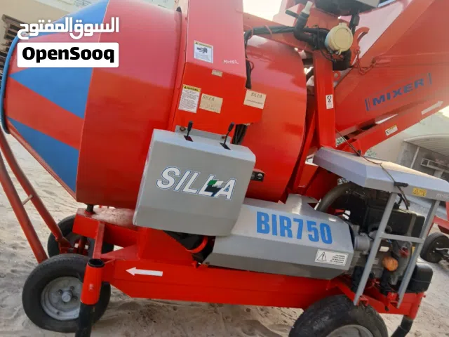 خلاطة خرسانة سيلا ايطالي بحالة الوكالةموديل2020  ملاحظة ان كنت مهتم فقط نرد على الاتصال هاتفيا