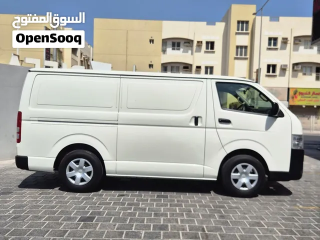 Toyota Hiace Cargo 2023