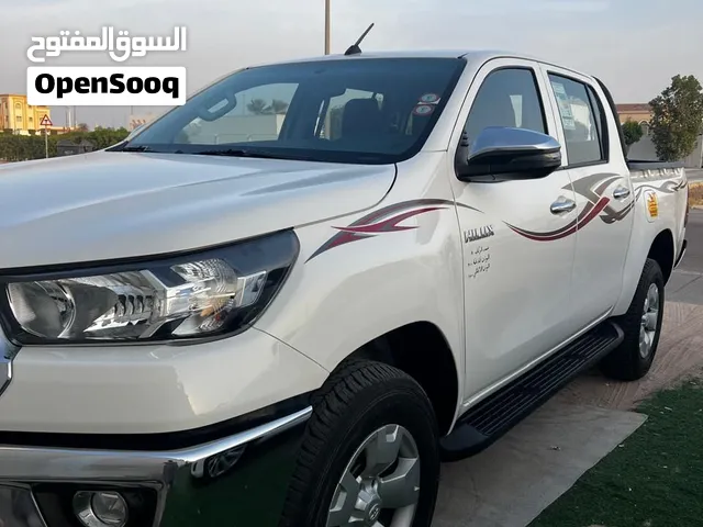 هايلوكس ديزل موديل 2025 فل اوتوماتيك نظيف جداً جداً بحاله الوكاله