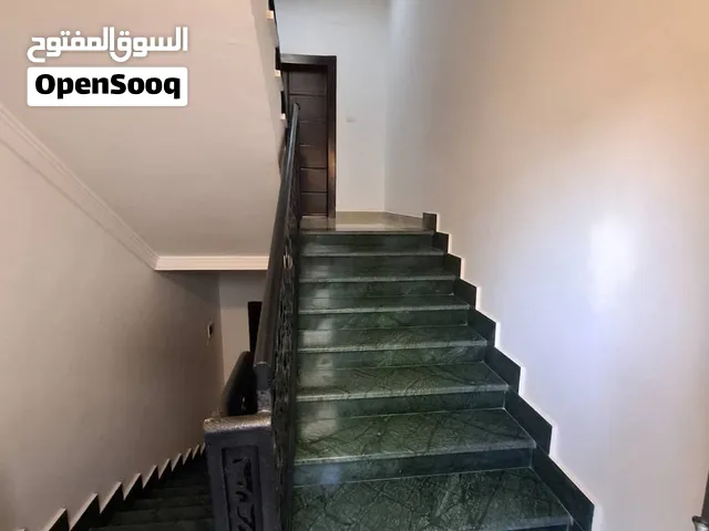 دور من فيلا للايجار السبعه خلف مول 4000ومقدم 3شهور وعمولة نص شهر نظيفه ربي يباااارك شارع ورش