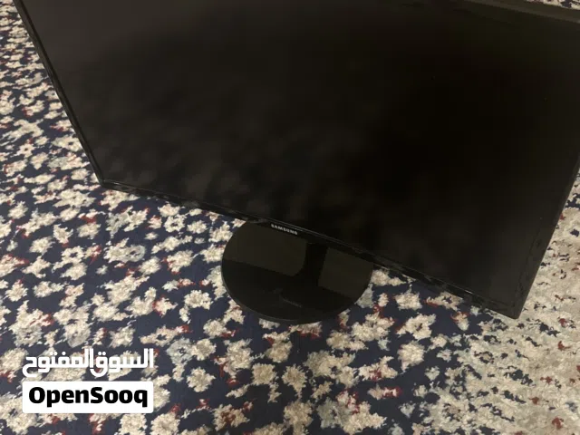 شاشه قيمنق للبيع بسعر مناسب شبه جديد 80 فريم