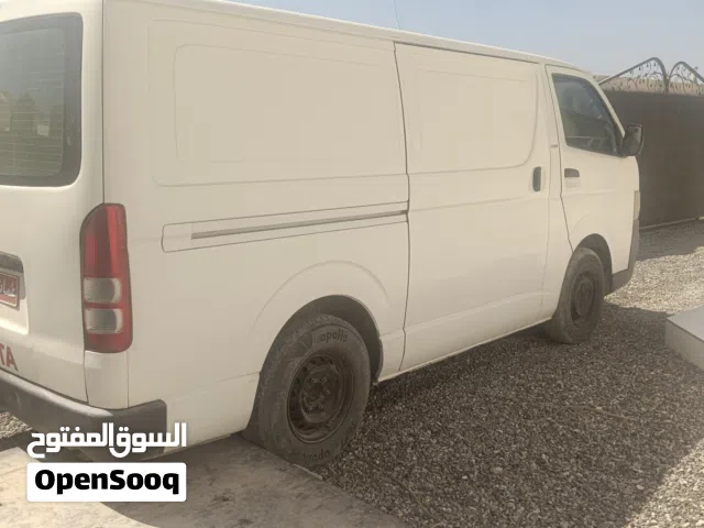 باص لي الإيجار على حسب التفاق