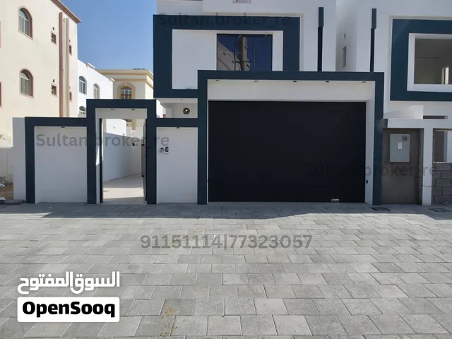 فيلا راقية للبيع في موالح 11 مقابل جامع الإسلام فرصة مميزة لامتلاك فيلا