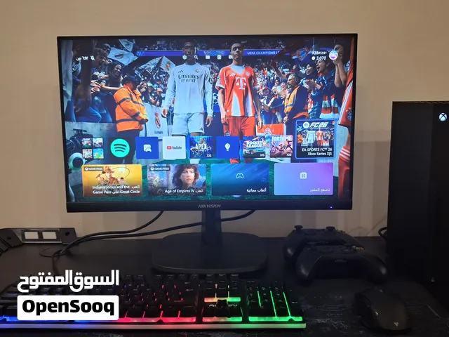 اكس بوكس series x بحالة ممتازة مع كل اكسسواراتها