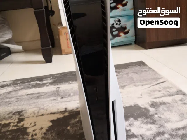 بلاي ستيشن 5 نسخة القرص العادي 825 جيجابايت للبيع